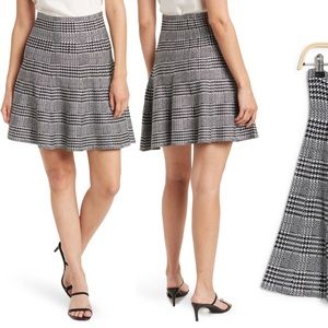 NWT! Never worn! Max Studio houndstooth skirt size medium